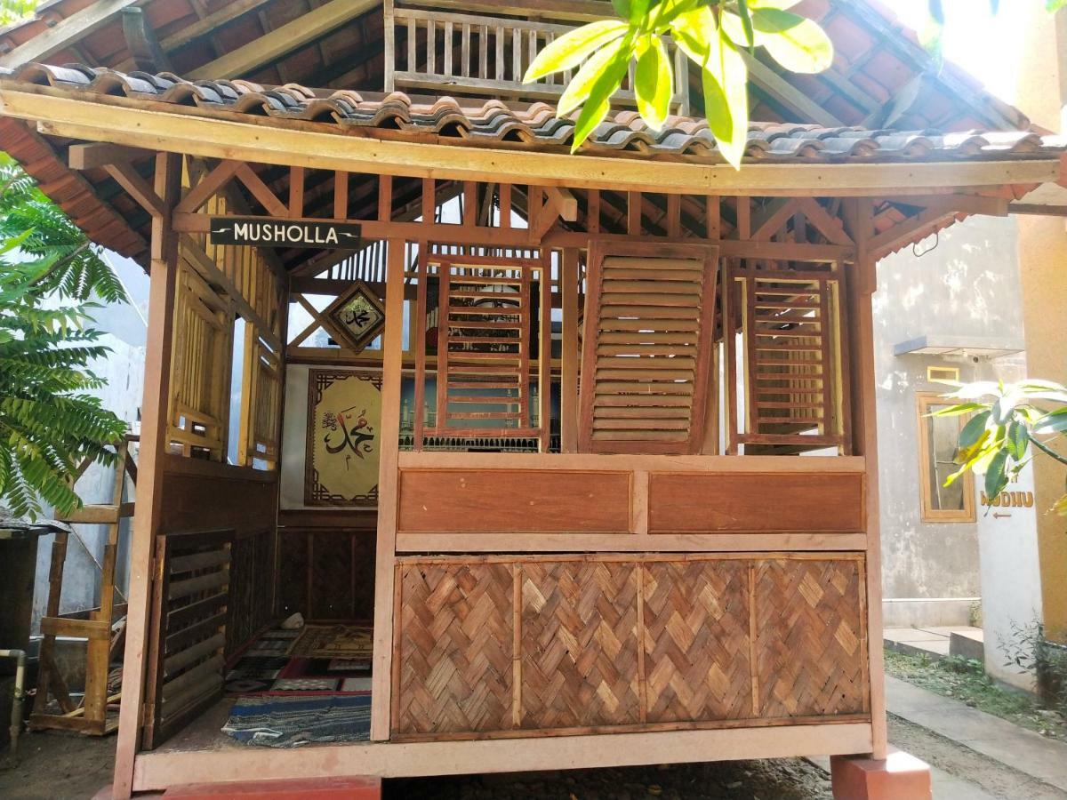 Surya Guest House Probolinggo Ngoại thất bức ảnh